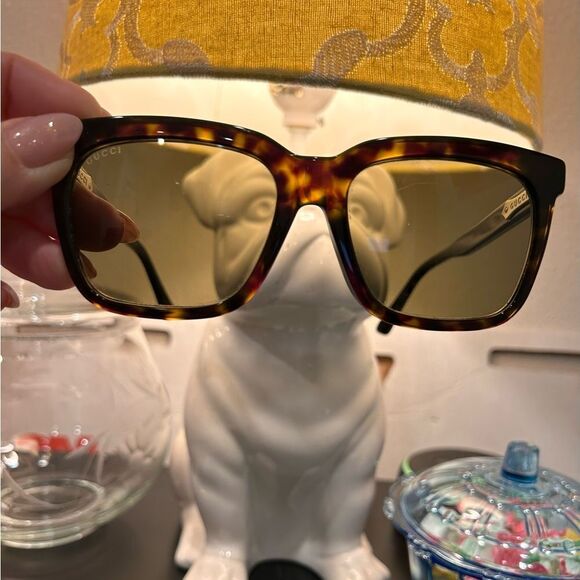 Gucci Women's Sunglasses GG0267SA 002 55 18-150 EUC - Picture 11 of 11